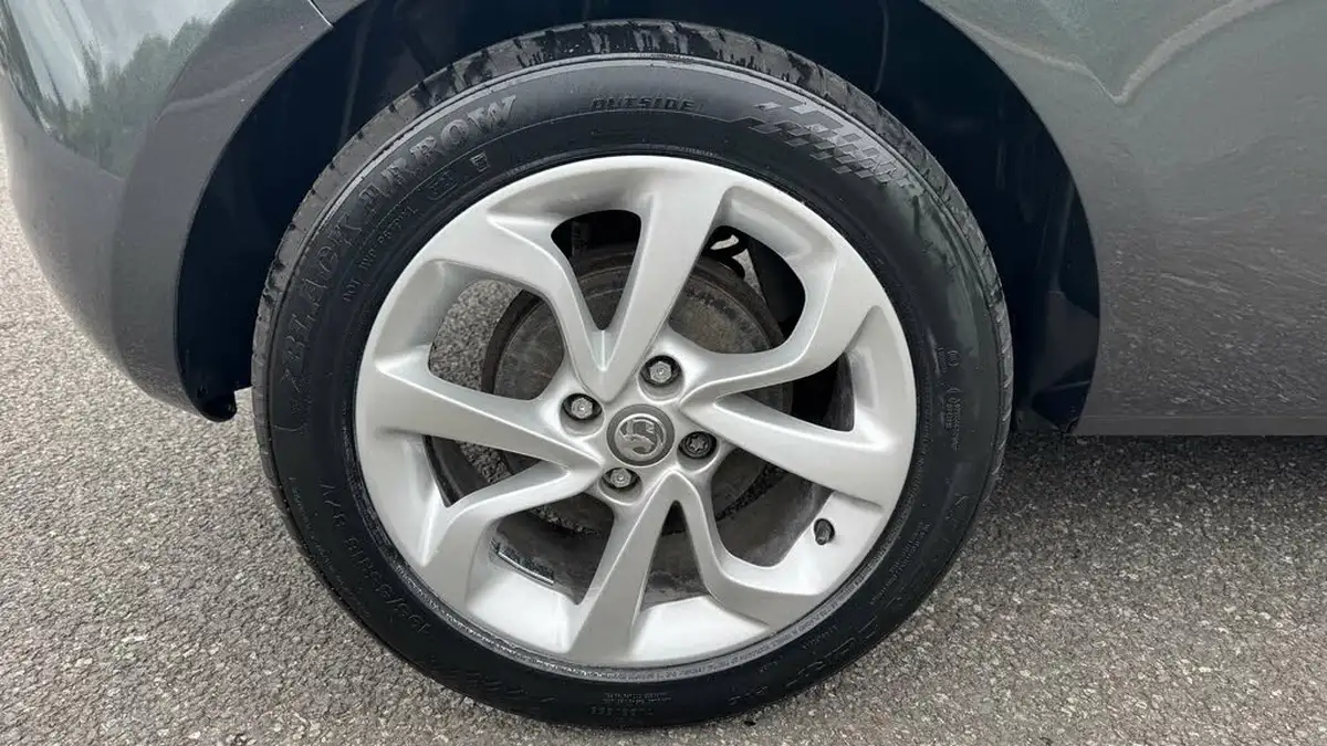 2018-vauxhall-corsa-14i-sport-75ps-3d-big-11