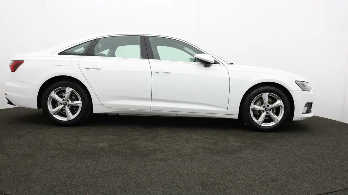 2022-audi-a6-saloon-20-40-tfsi-sport-big-7