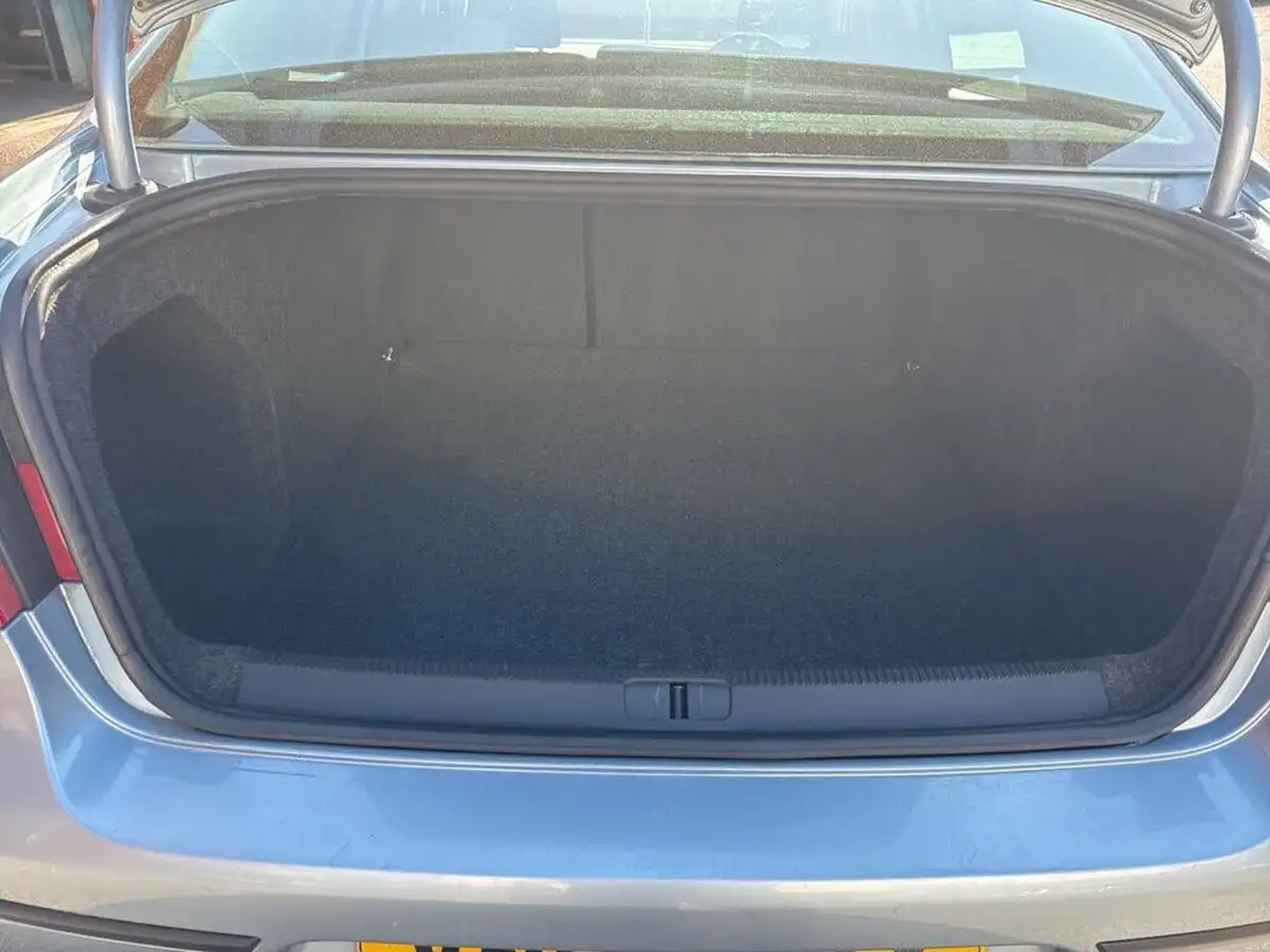 2009-volkswagen-passat-20td-bluemotion-2-saloon-4d-big-14