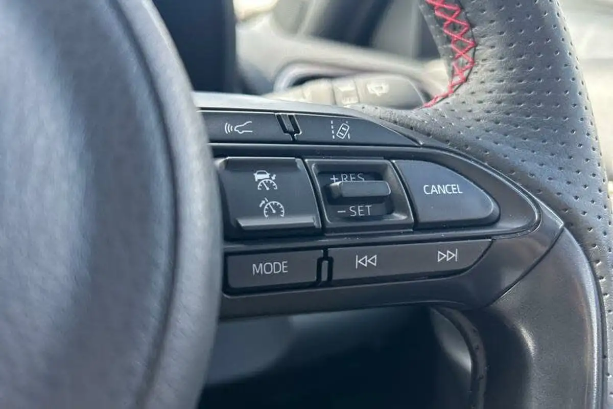 2023-toyota-yaris-cross-15-vvt-i-gr-sport-big-28