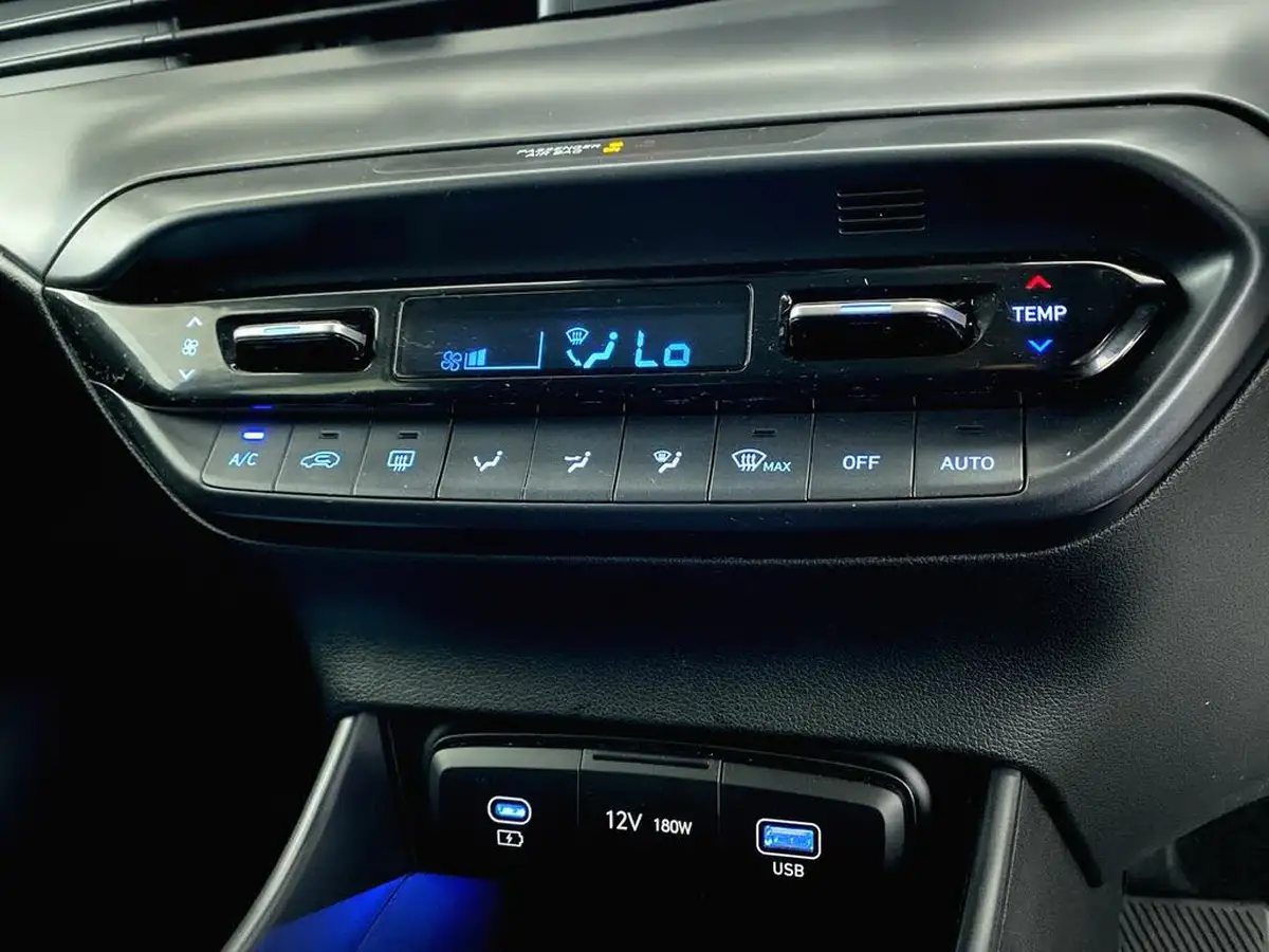 2024-hyundai-i20-10-t-gdi-premium-dct-big-20