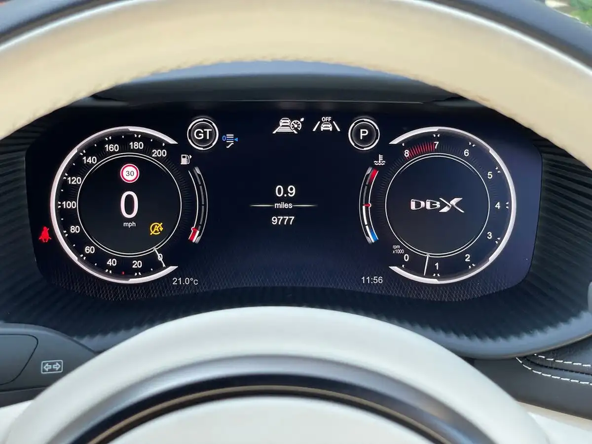 2024-aston-martin-dbx-40-v8-big-53