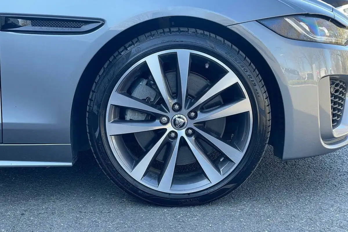 2023-jaguar-xe-20-p250-r-dynamic-hse-black-big-3