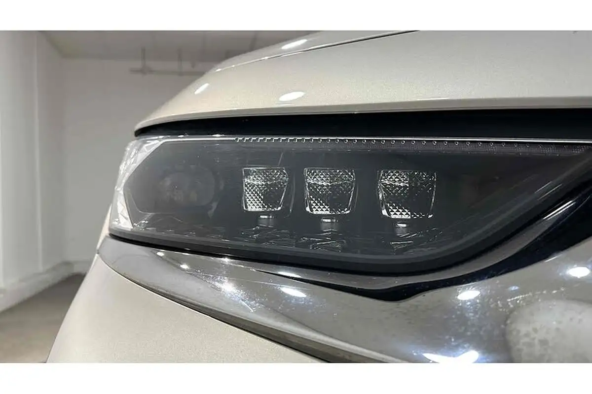 2020-ds-ds-7-crossback-e-tense-ultra-prestige-300ps-4x4-big-13