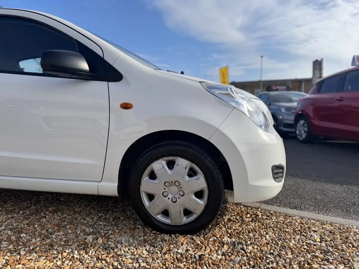 2014-suzuki-alto-10-sz-big-17