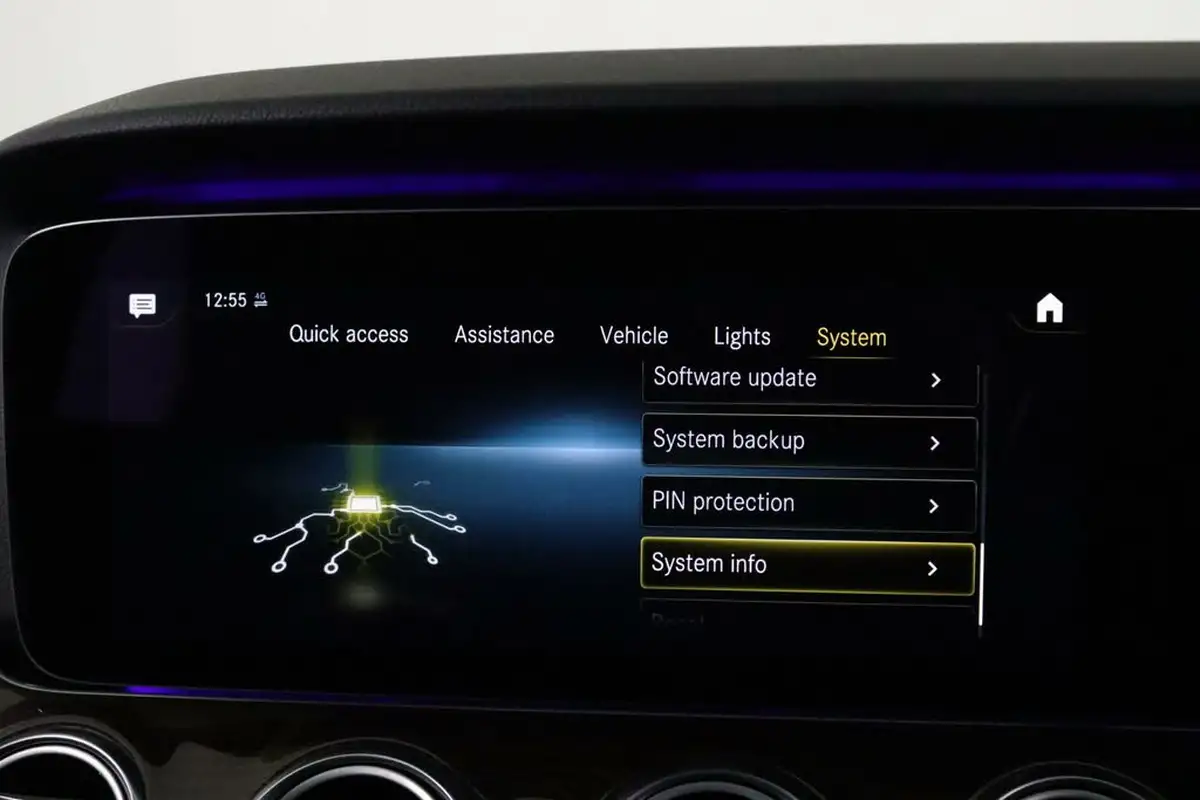 2020-mercedes-benz-e-class-20d-e300de-amg-line-edition-eq-power-saloon-4d-big-52