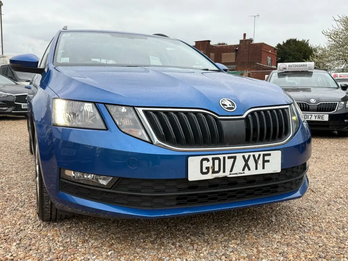 2017-skoda-octavia-16tdi-se-115ps-estate-1596cc-dsg-big-18