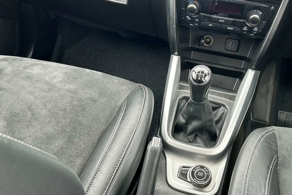2017-suzuki-vitara-16-sz5-allgrip-big-16