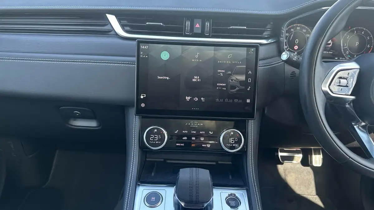 2023-jaguar-f-pace-20-p250-r-dynamic-hse-black-big-13