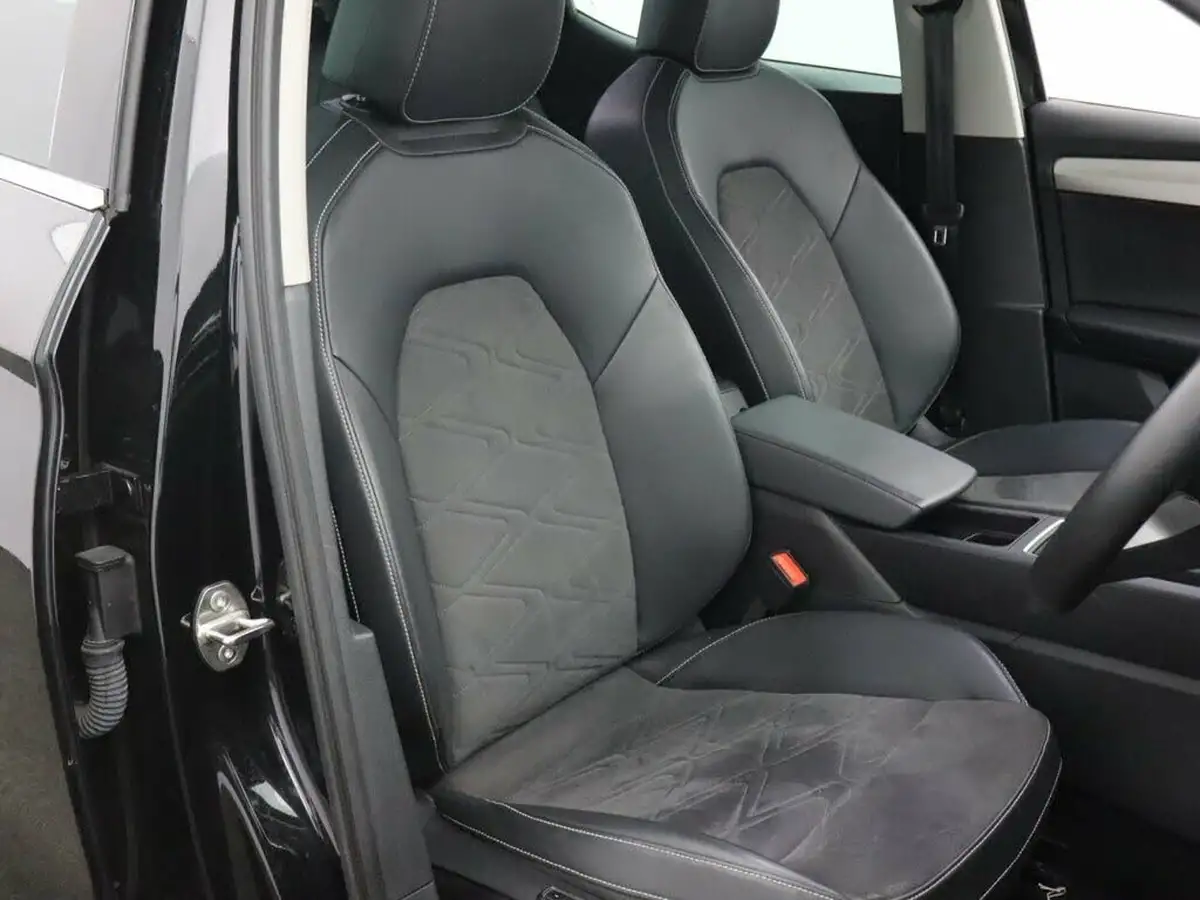 2021-seat-leon-14-e-hybrid-xcellence-hatchback-big-9
