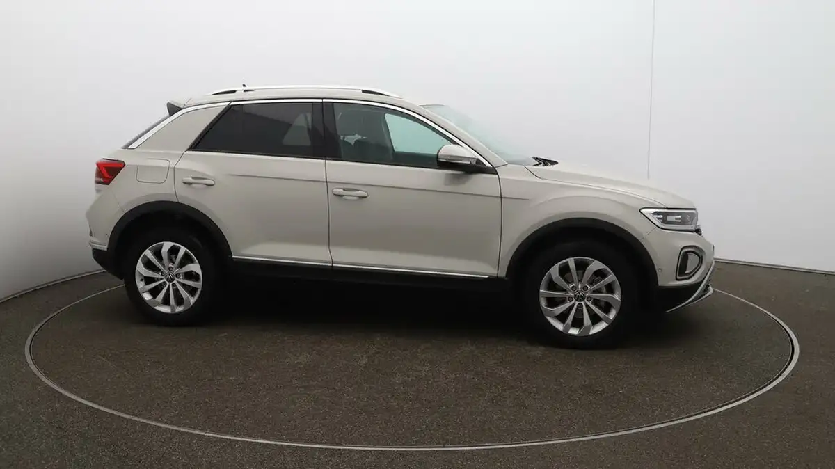 2023-volkswagen-t-roc-15-tsi-style-hatchback-5d-big-41