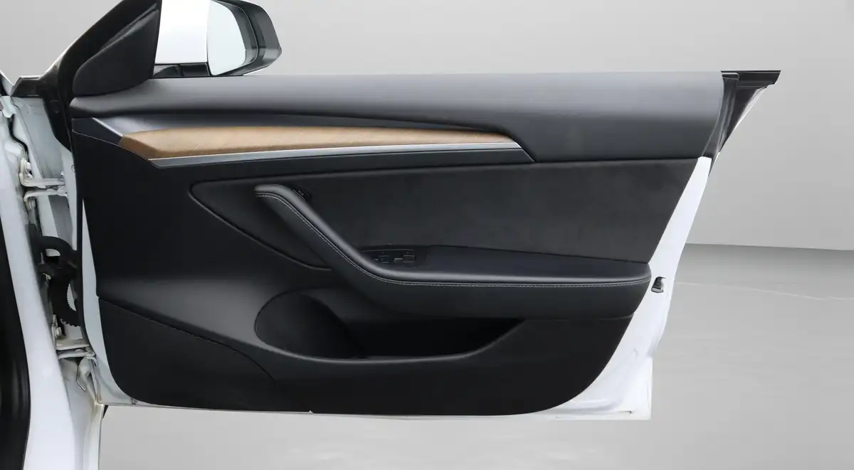 2021-tesla-model-3-e-long-range-4x4-big-15