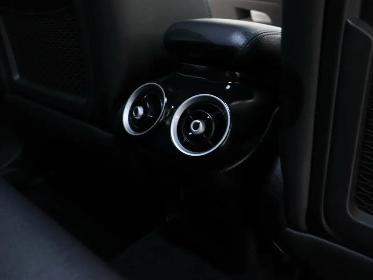 2022-alfa-romeo-stelvio-20-veloce-big-40