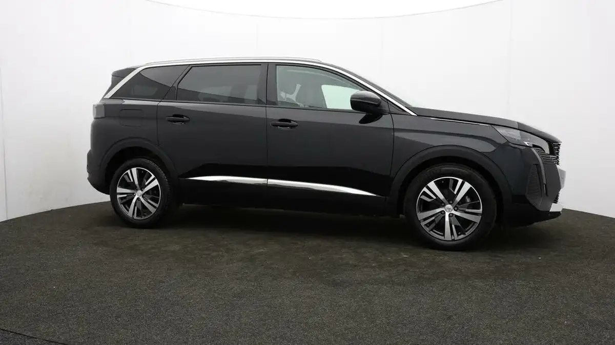 2021-peugeot-5008-suv-12-puretech-allure-big-35