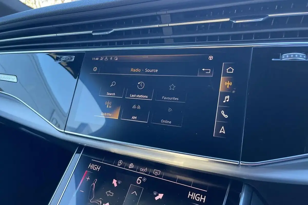 2020-audi-sq7-40tdi-big-34
