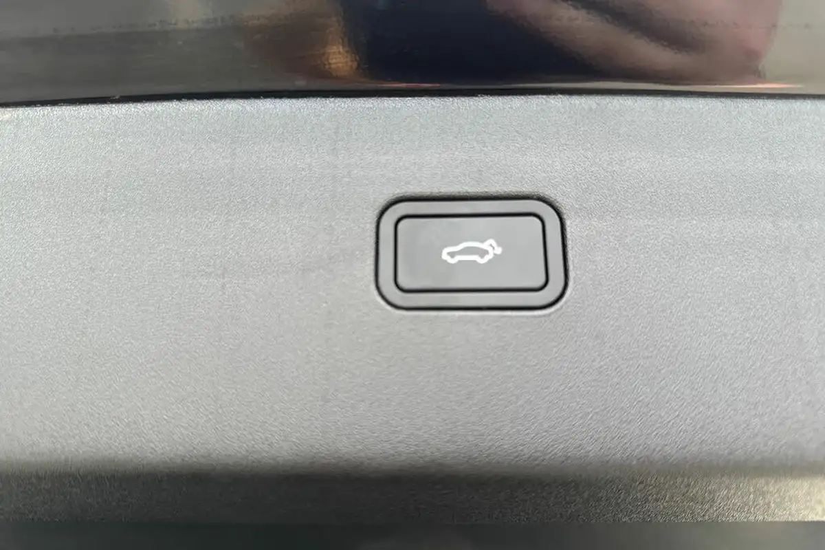 2024-volvo-ex30-e-single-motor-ultra-big-37