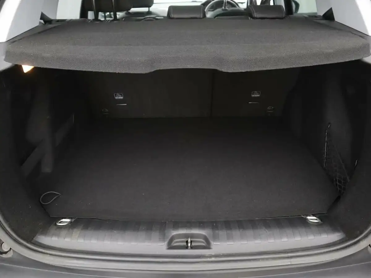 2019-peugeot-2008-suv-12-puretech-allure-premium-82bhp-big-6