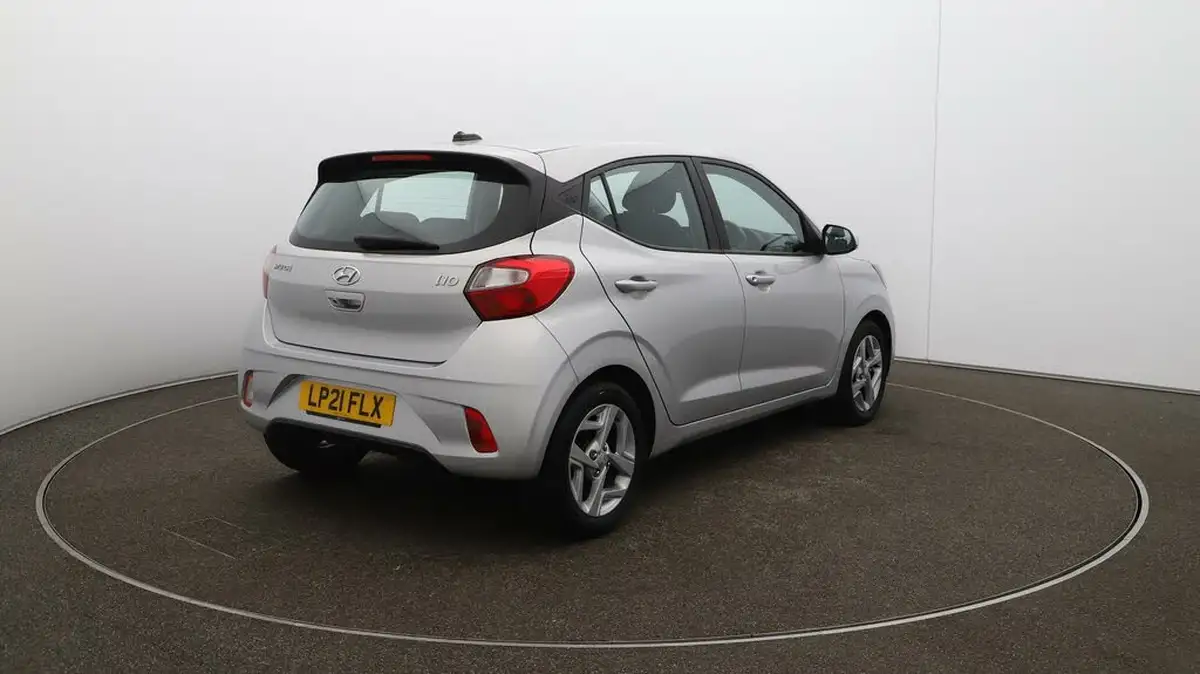 2021-hyundai-i10-10-se-connect-big-47