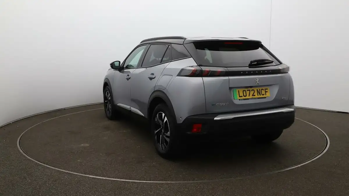 2023-peugeot-2008-suv-e-gt-136bhp-50kwh-station-wagon-big-54