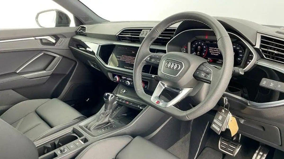2024-audi-q3-15-35-tfsi-black-edition-station-wagon-s-tronic-big-5