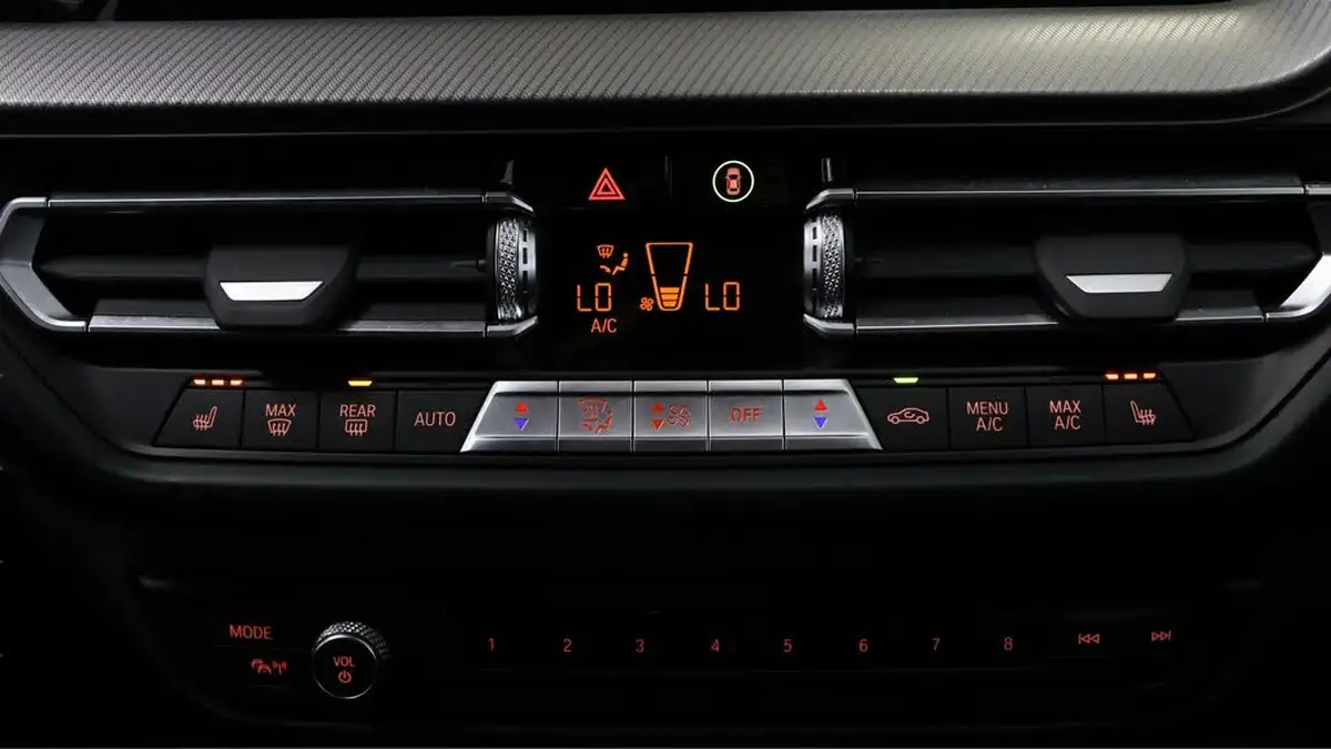 2022-bmw-1-series-20-m135i-xdrive-big-11