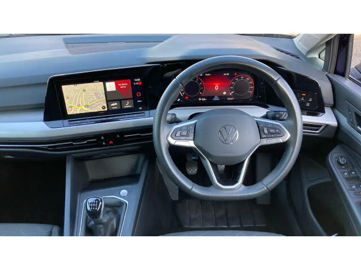 2023-volkswagen-golf-15-tsi-life-130ps-hatchback-big-9