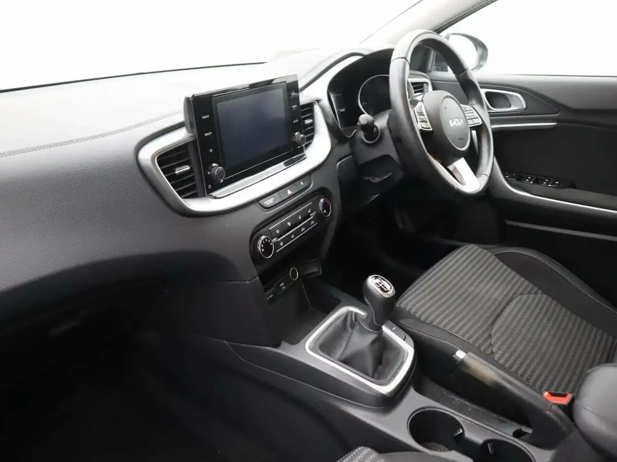 2022-kia-xceed-10-t-gdi-2-big-8