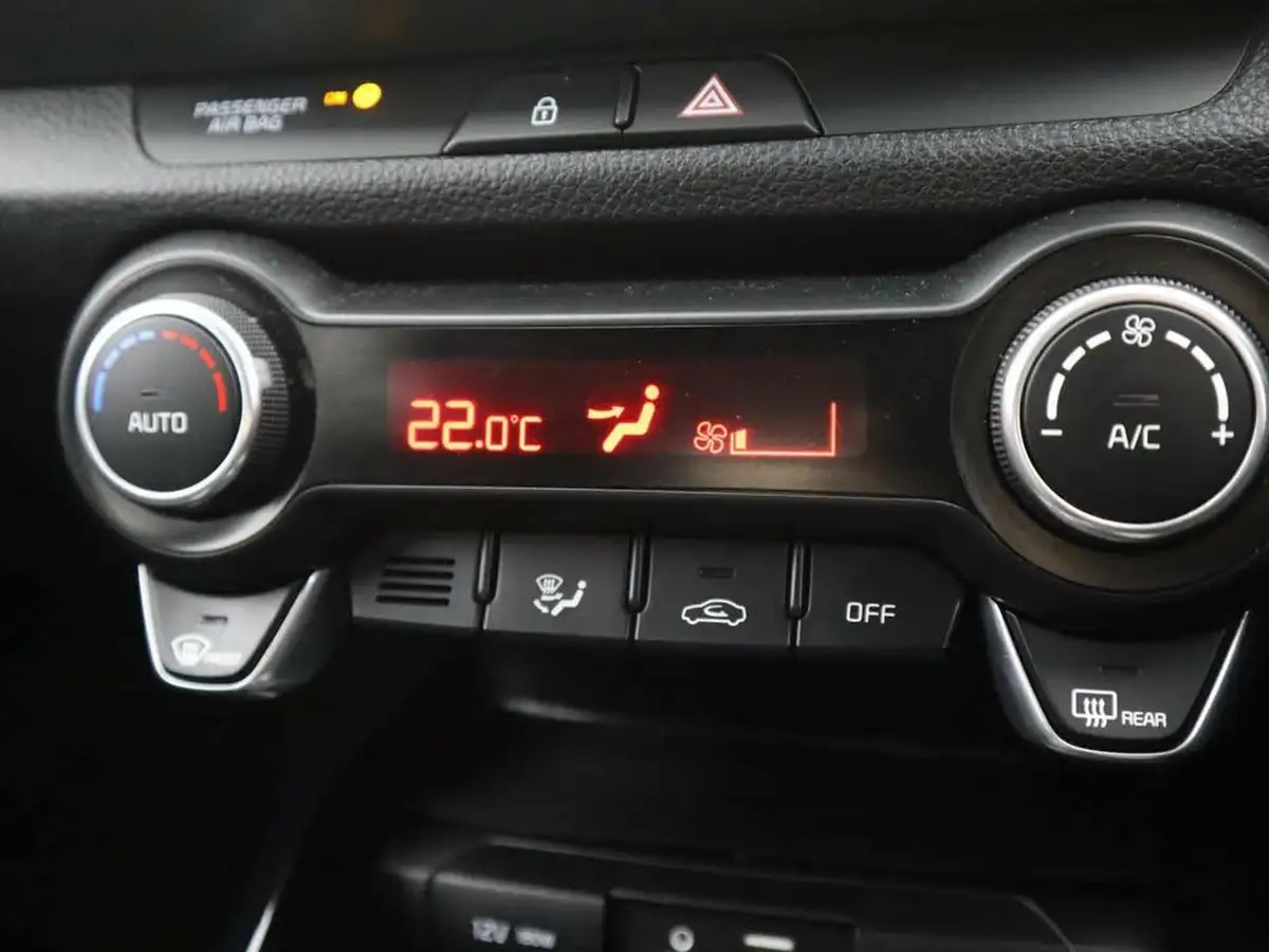 2018-kia-stonic-10-t-gdi-3-big-18