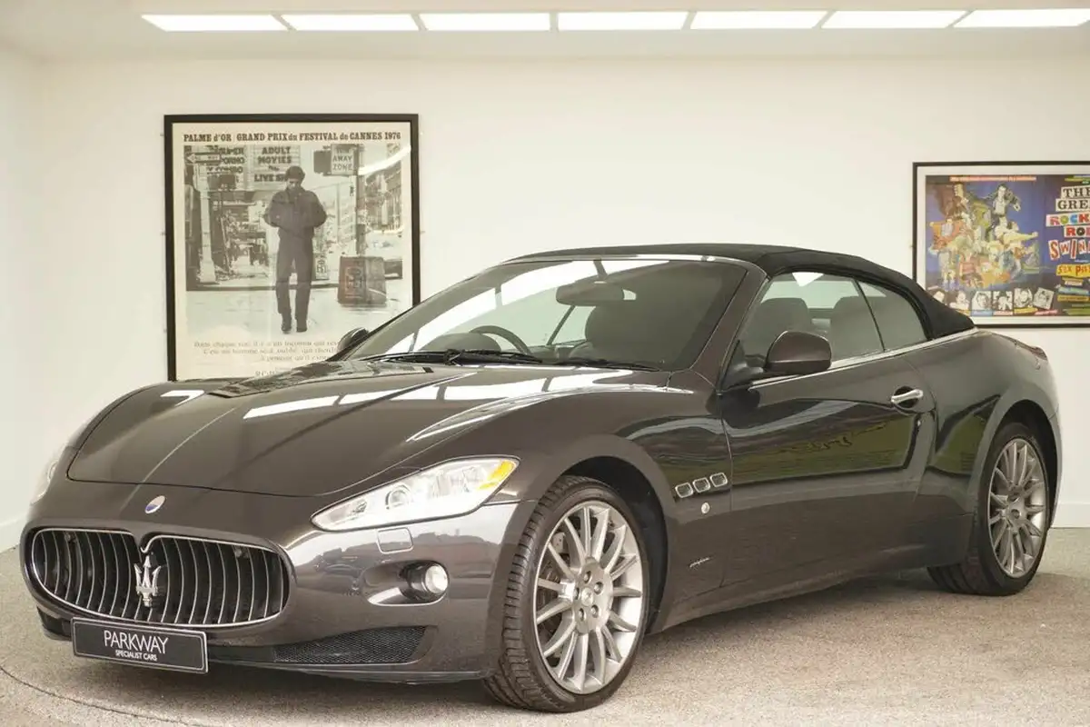 2010-maserati-grancabrio-47-big-17