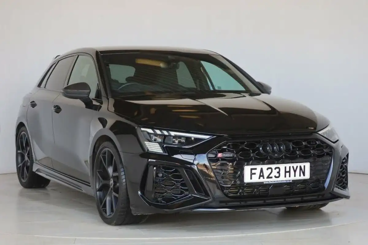 2023-audi-rs3-25-tfsi-carbon-black-sportback-5d-big-13