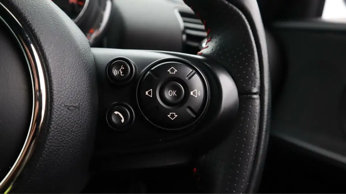 2019-mini-clubman-20-cooper-s-sport-comfort-big-24