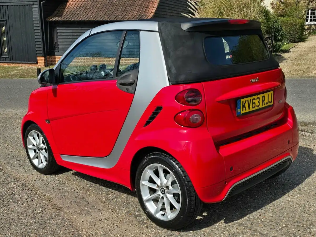 2013-smart-fortwo-10-passion-71bhp-cabriolet-big-3