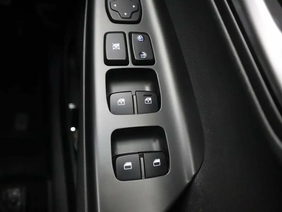 2021-hyundai-kona-e-premium-204ps-64kwh-7kw-obc-big-29