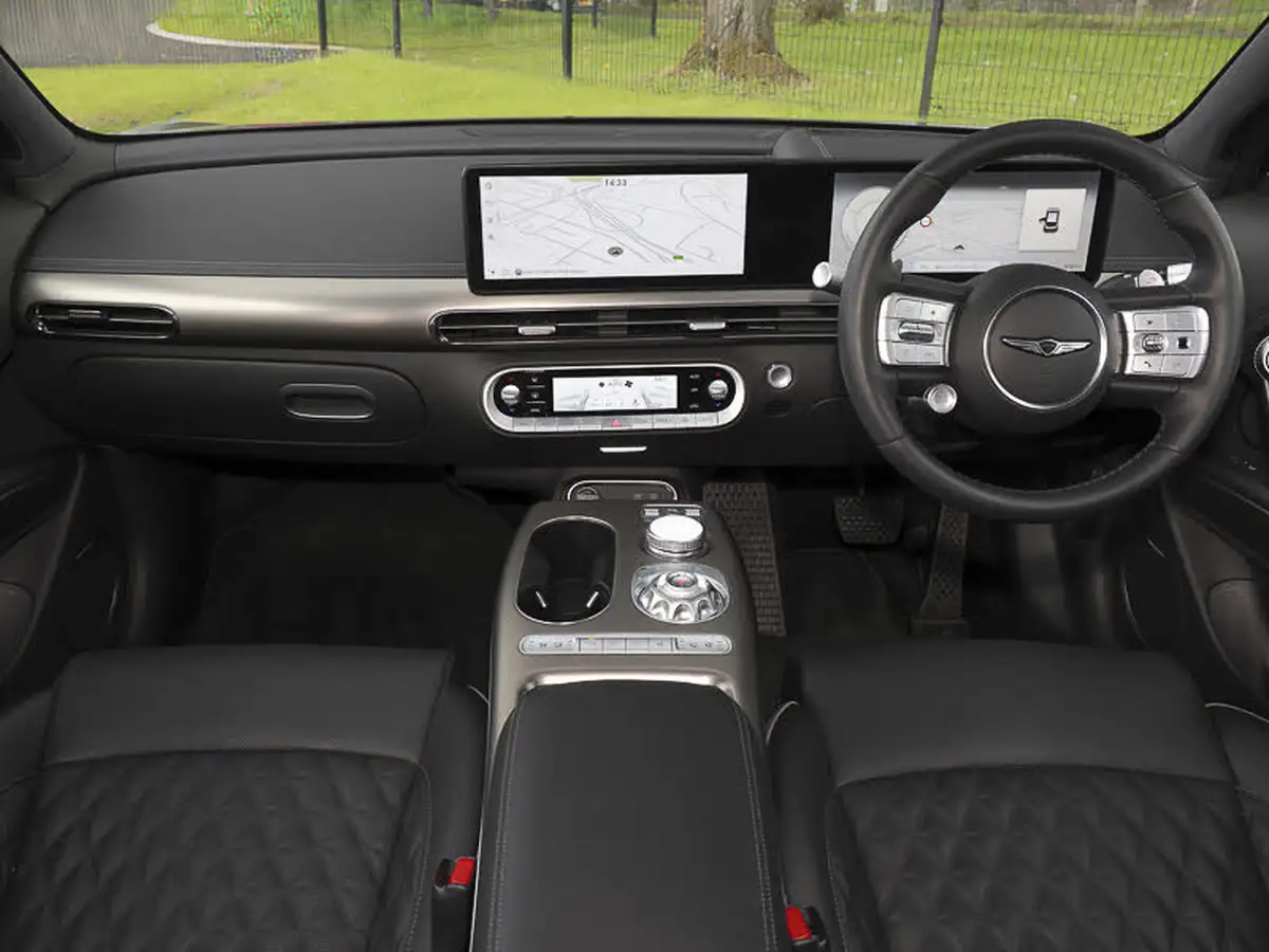 2024-genesis-gv60-e-premium-229ps-big-2