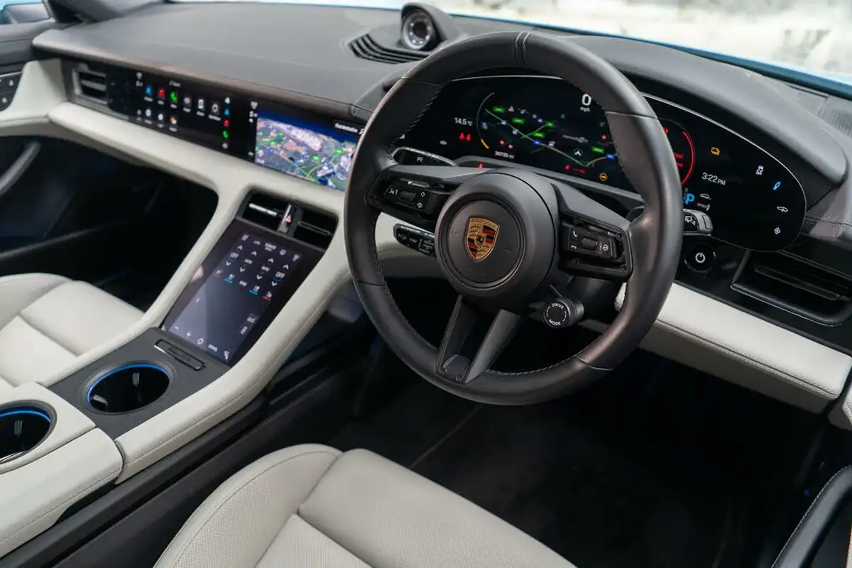 2022-porsche-taycan-e-4s-cross-turismo-big-10