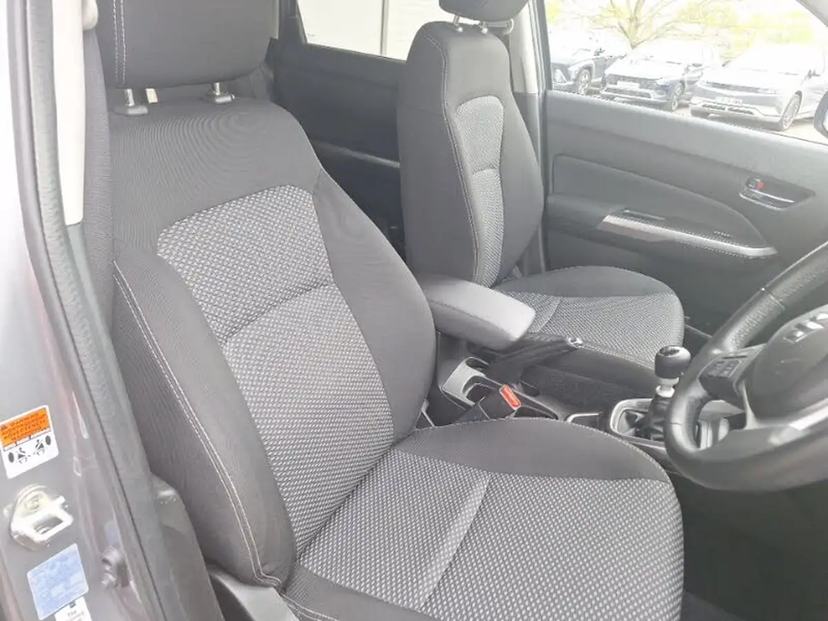 2022-suzuki-vitara-14-boosterjet-sz-t-big-12