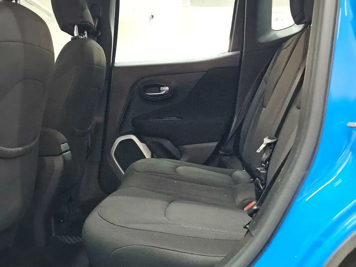 2015-jeep-renegade-14-longitude-big-18