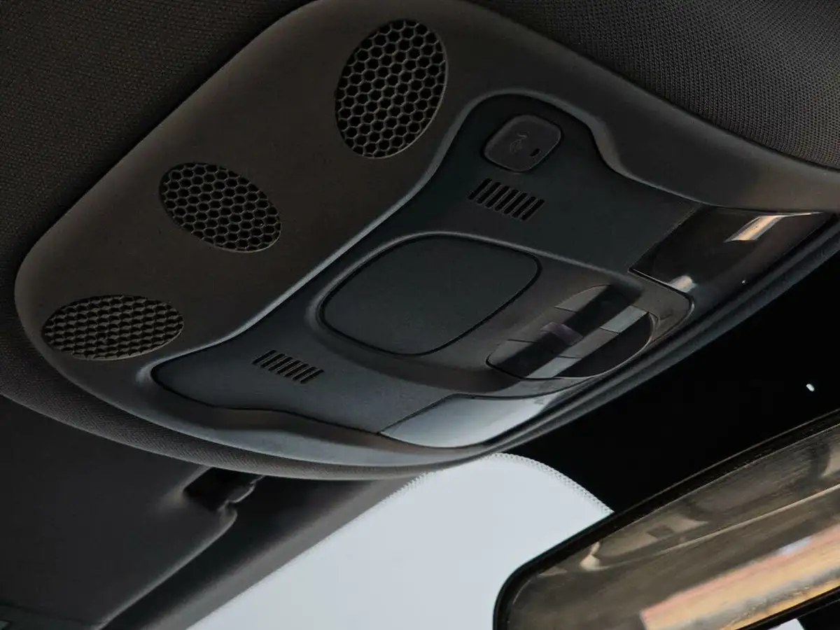 2015-jeep-renegade-14-longitude-big-65