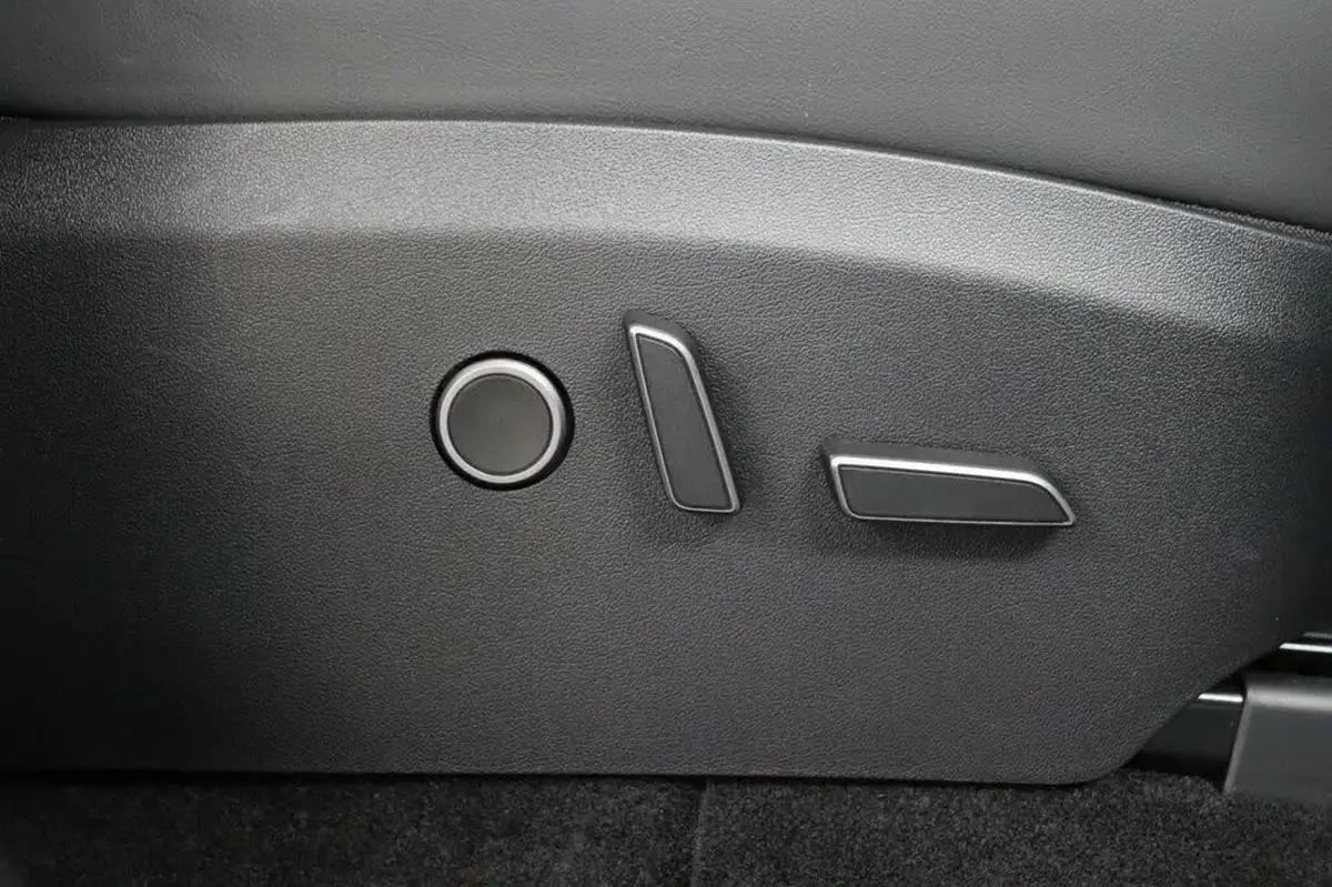 2024-tesla-model-y-e-rwd-big-20