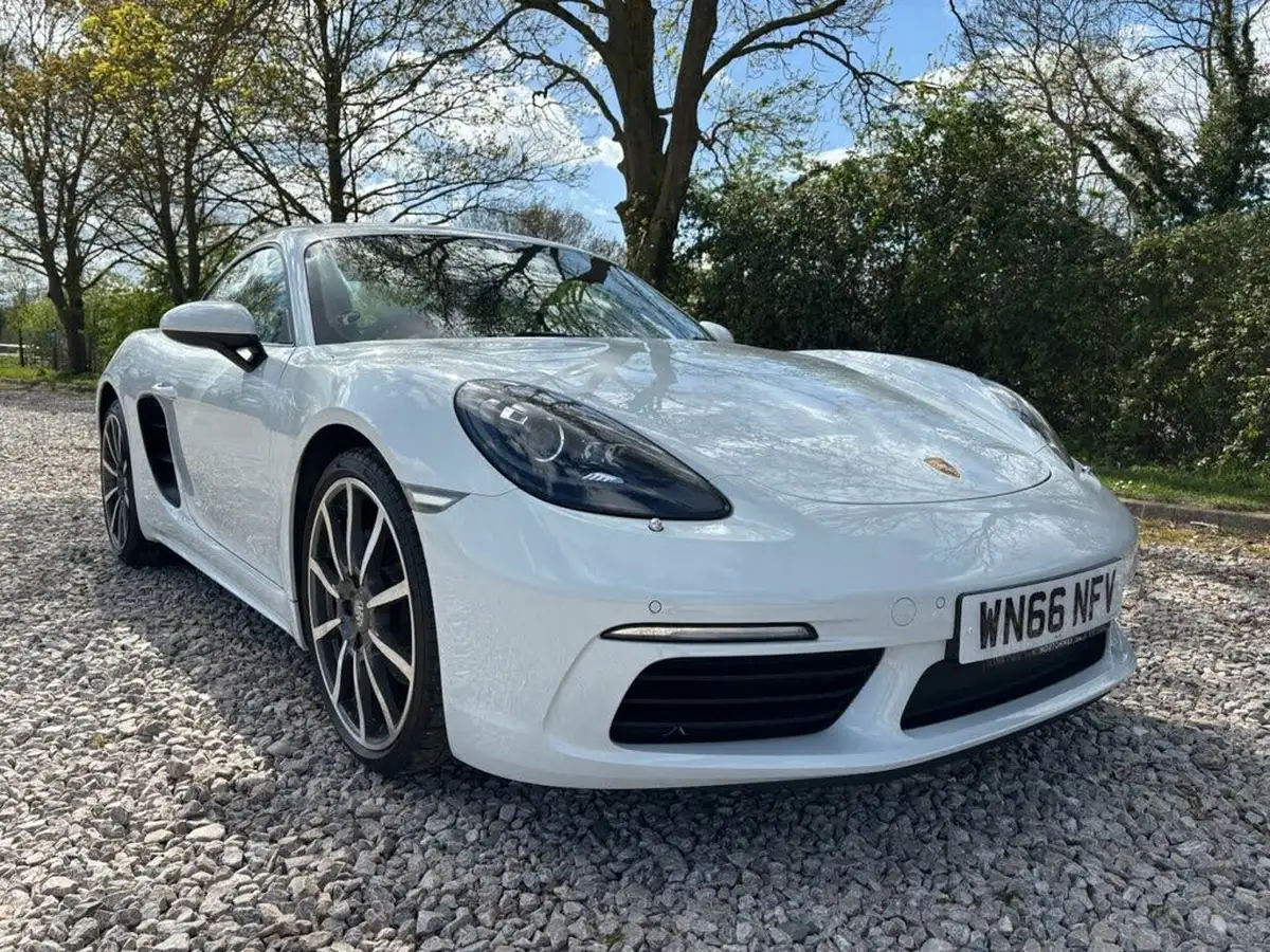 2016-porsche-cayman-718-20-big-0
