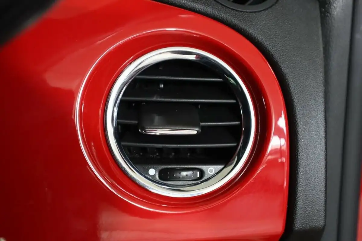 2016-abarth-500-14-tjet-595-turismo-160bhp-big-32
