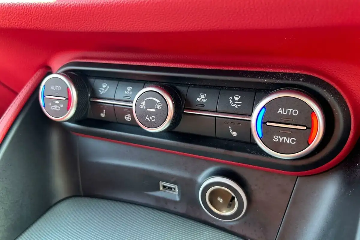2021-alfa-romeo-stelvio-20-veloce-big-11