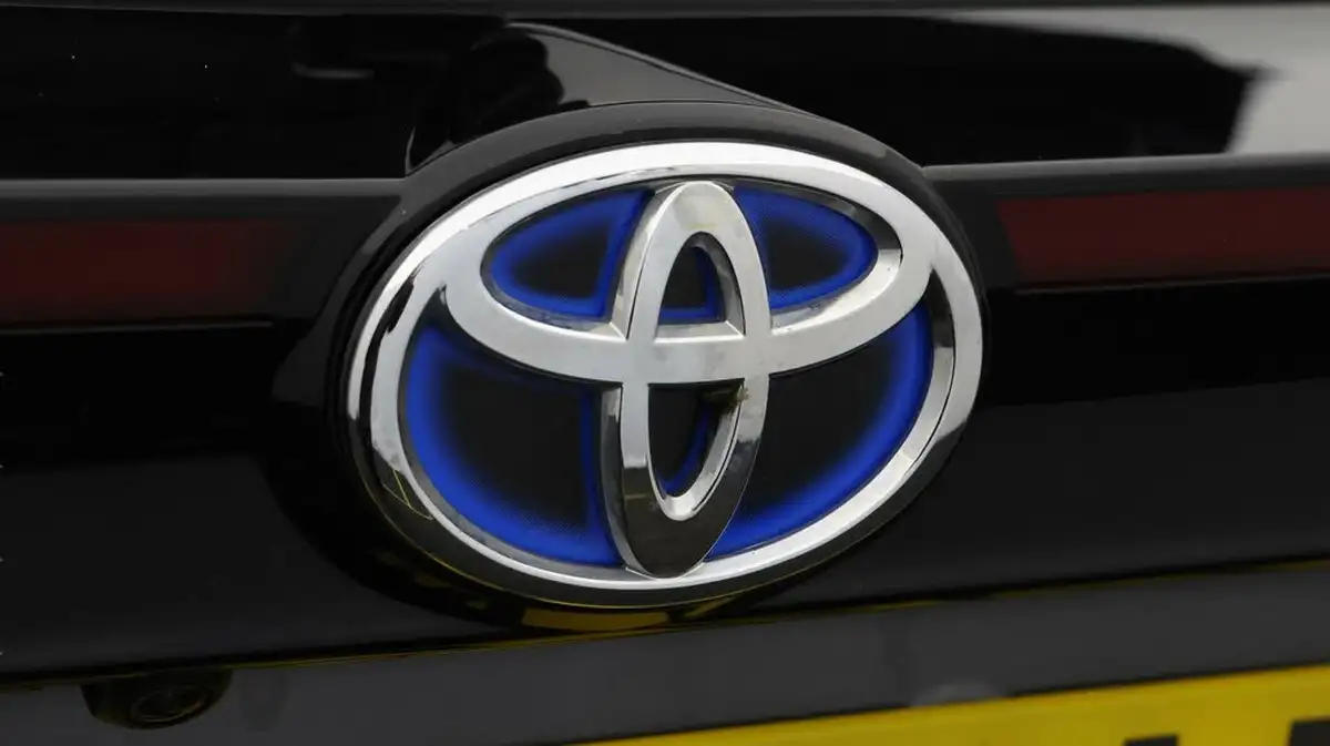 2024-toyota-yaris-cross-15-vvt-i-icon-big-19