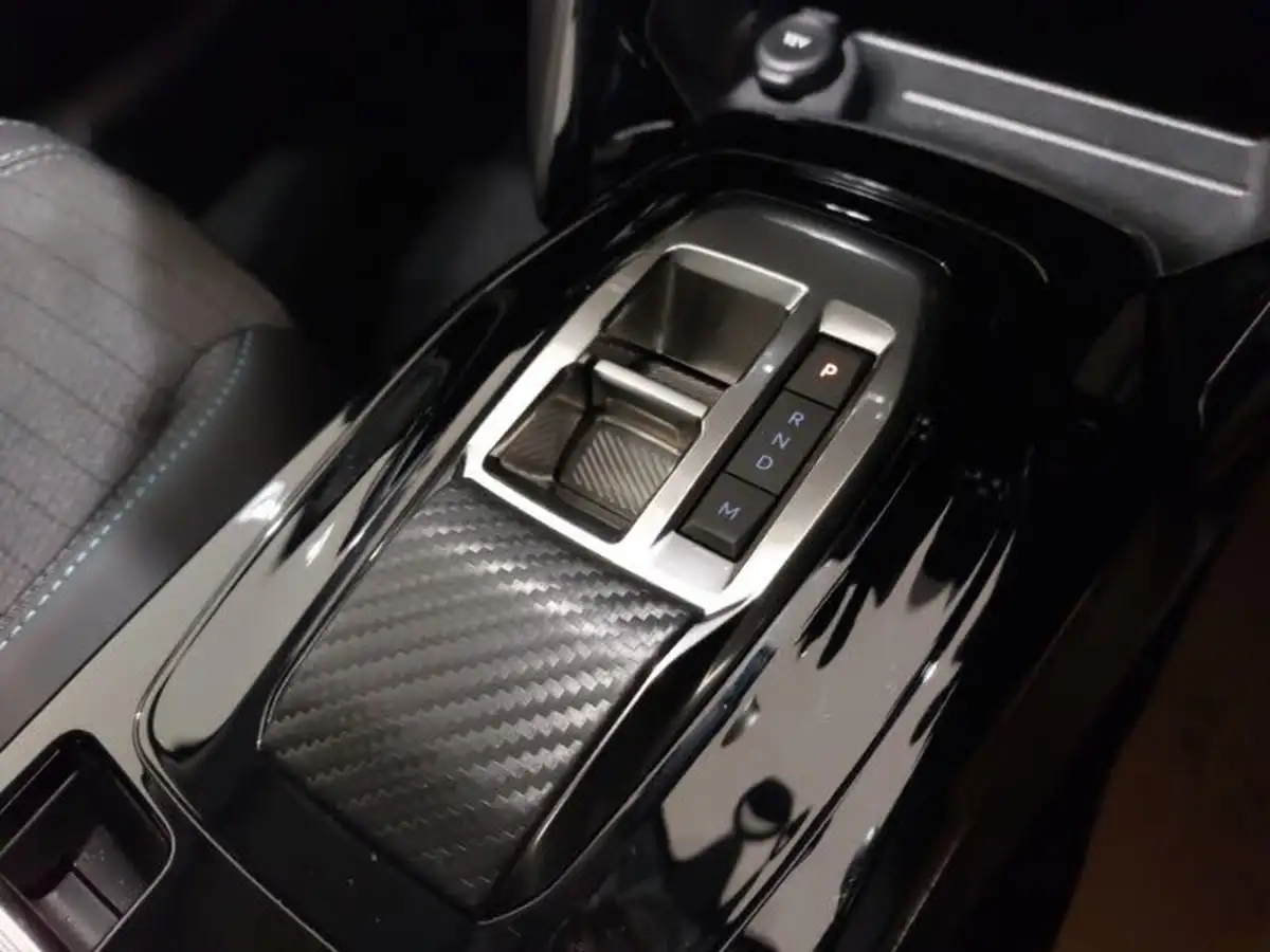 2022-peugeot-208-12-puretech-allure-premium-100bhp-eat8-big-12
