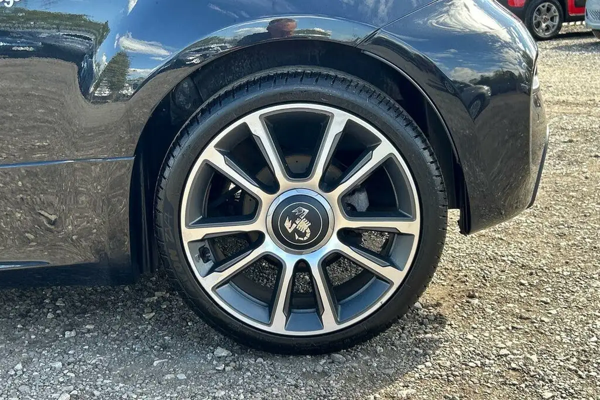 2021-abarth-595-14-tjet-turismo-big-4