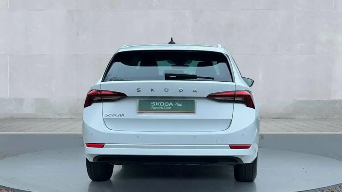 2024-skoda-octavia-20tdi-se-l-150ps-estate-dsg-big-10