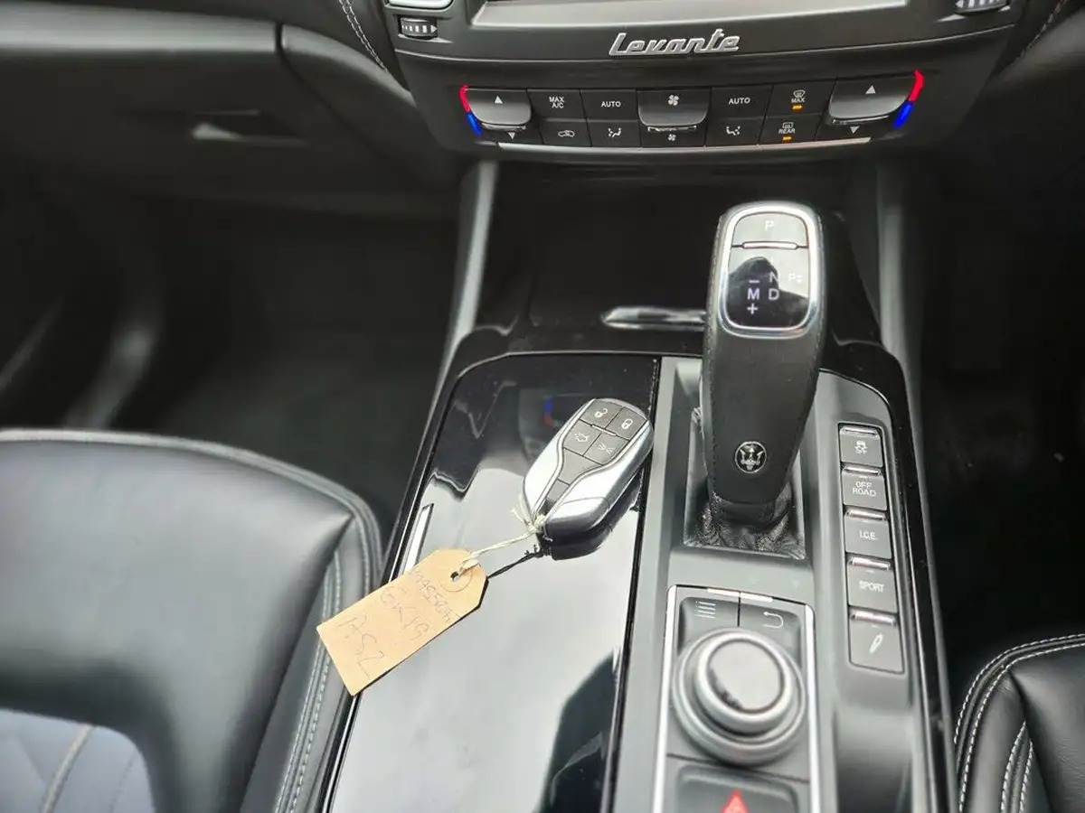 2019-maserati-levante-30-granlusso-big-44