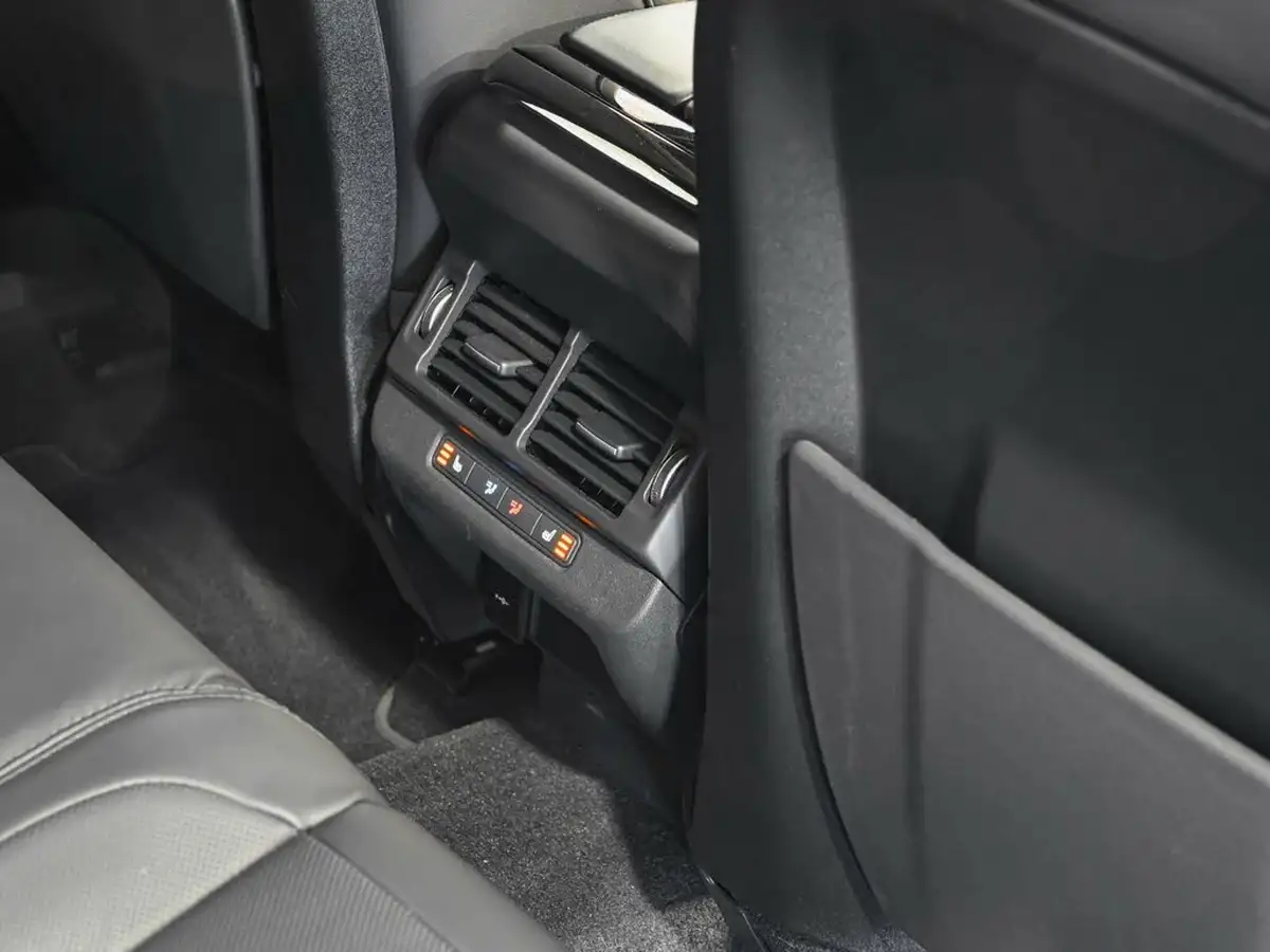2023-land-rover-range-rover-evoque-15-p300e-autobiography-big-19