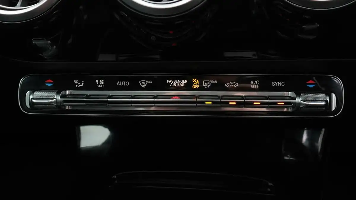 2019-mercedes-benz-cla-20-cla-220-amg-line-premium-plus-coupe-4d-big-12