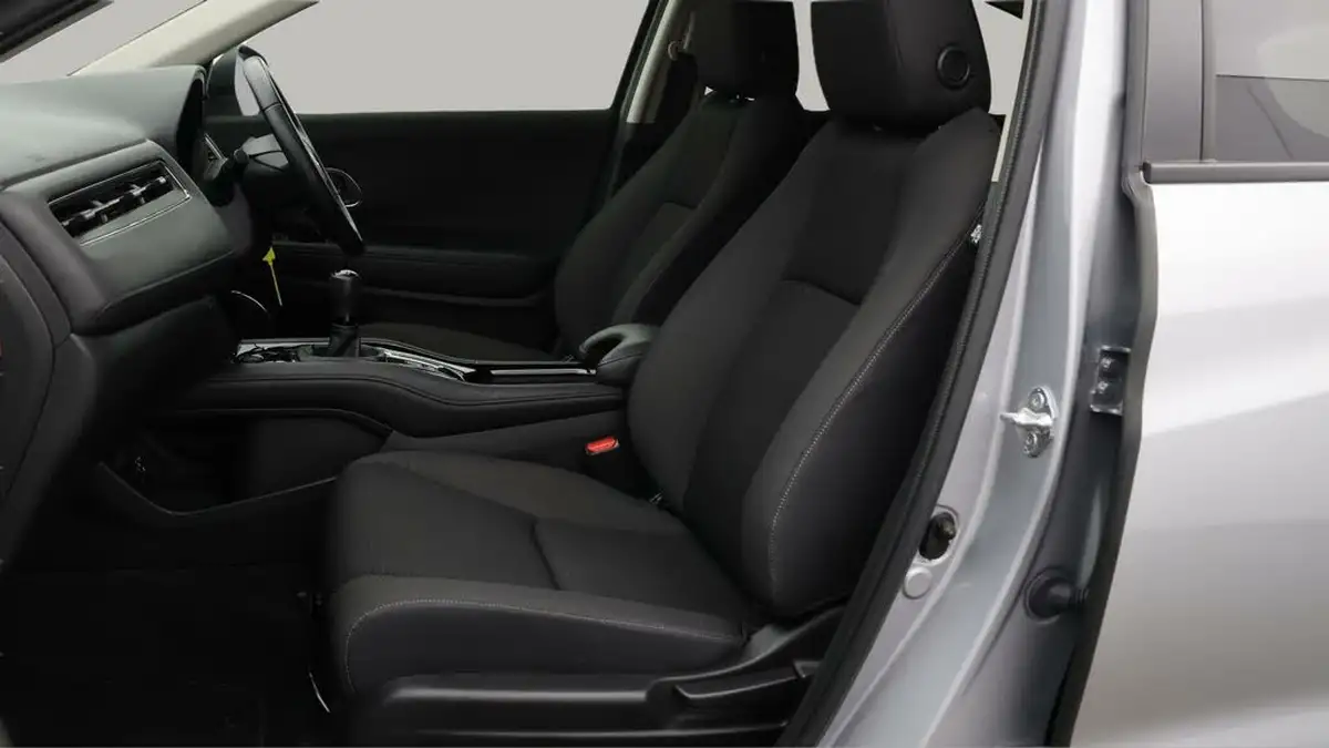 2020-honda-hr-v-15-i-vtec-se-big-13